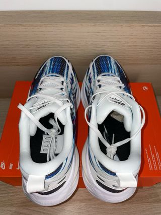 Nike ZoomX Vomero 18 SE 'Light Trails'