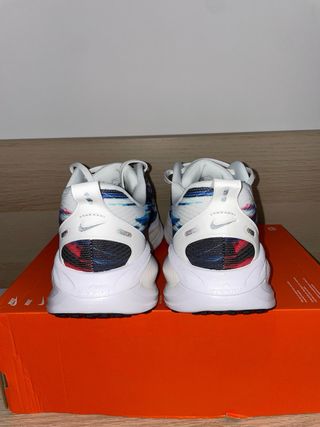 Nike ZoomX Vomero 18 SE 'Light Trails'