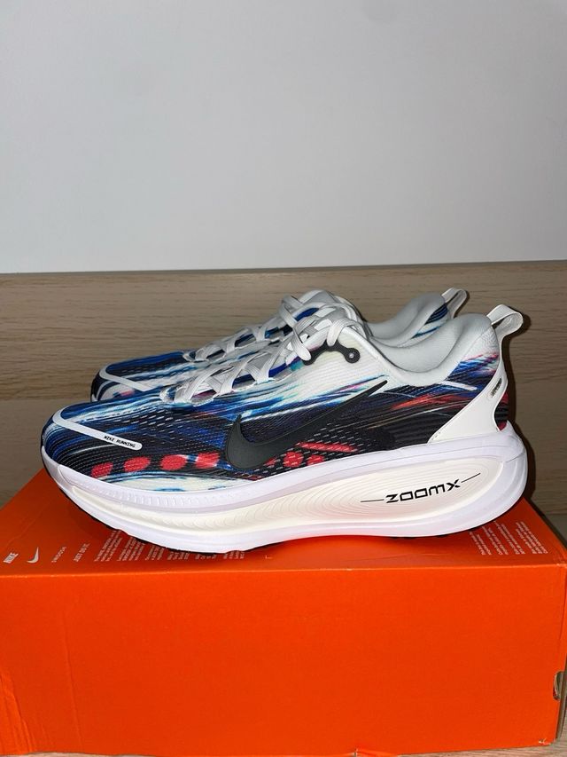 Nike ZoomX Vomero 18 SE 'Light Trails'