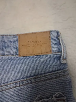 Shorts vaqueros Bershka con estampado