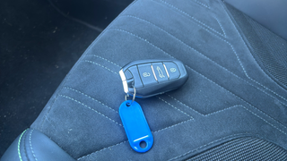 Peugeot 408 GT Hybrid eDCS6 100 kW (136 CV)