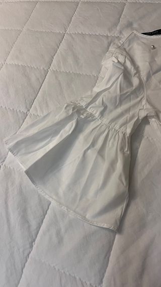 Blusa Zara Blanca con Perlas cosidas (a estrenar )