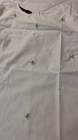 Blusa Zara Blanca con Perlas cosidas (a estrenar )
