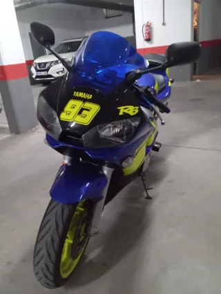 Yamaha R6 2002 Azul y Amarillo