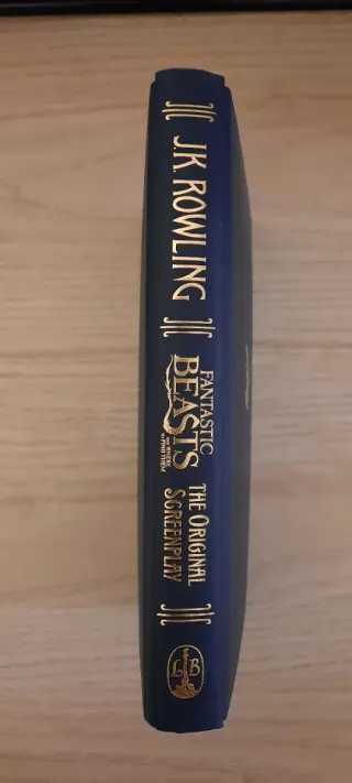 Libro- Fantastic Beasts and Where to Find Them