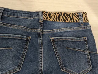 Jeans donna vita alta M animalier gioiello pushup