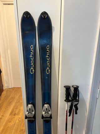 Esquís, y bastones Quechua + botas Nordica