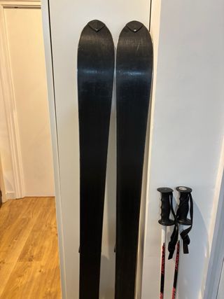 Esquís, y bastones Quechua + botas Nordica