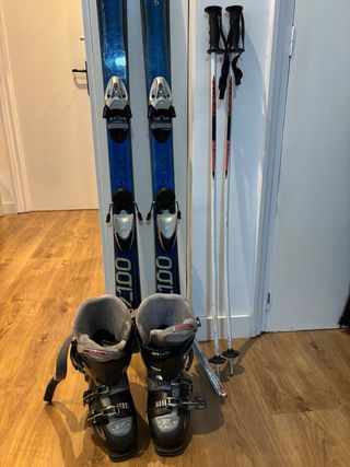 Esquís, y bastones Quechua + botas Nordica