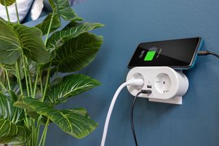 Spina Doppia WiFi Garza con 2 USB