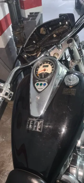Kawasaki Vulcan Negra 900 (10 mil kilómetros)