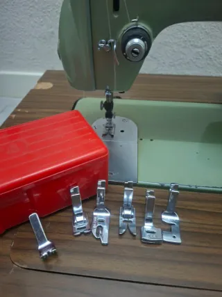 Máquina de coser Alfa semindustrial
