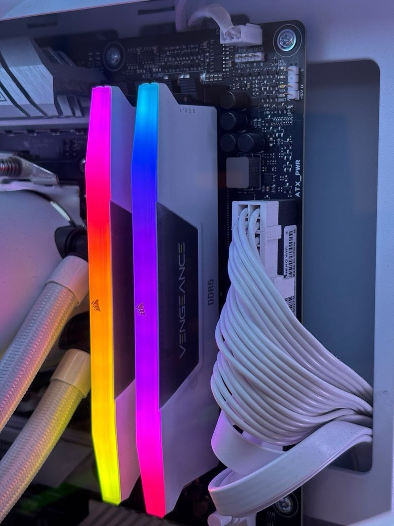 Memoria RAM Corsair Vengeance RGB DDR5 32gb afbeelding 2