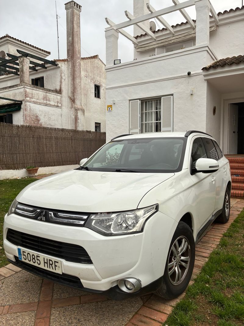 Mitsubishi Outlander 2013 - foto 1