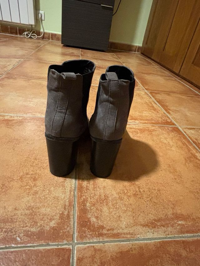 Botines grises talla 38