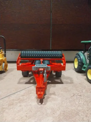 Set di giocattoli per bambini con tema trattori e macchinari agricoli