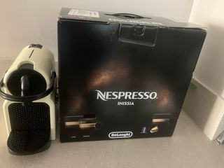 Cafetera Nespresso Inissia Blanca