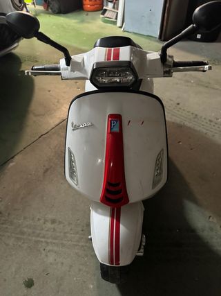 Vespa Eléctrica Niños Roja y Blanca