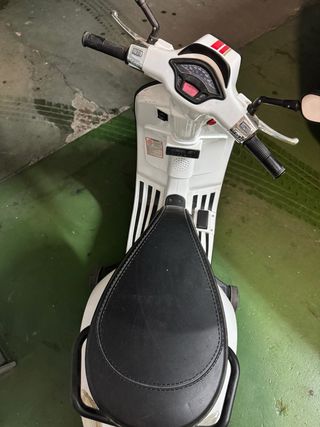 Vespa Eléctrica Niños Roja y Blanca