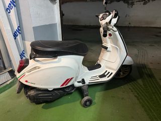 Vespa Eléctrica Niños Roja y Blanca