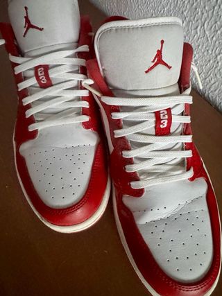 Zapatillas Jordan 1 Low Rojo y Blanco