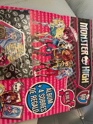 Álbum Monster High + 4 Sobres Regalo