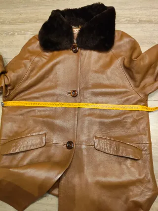 Chaquetón de piel natural