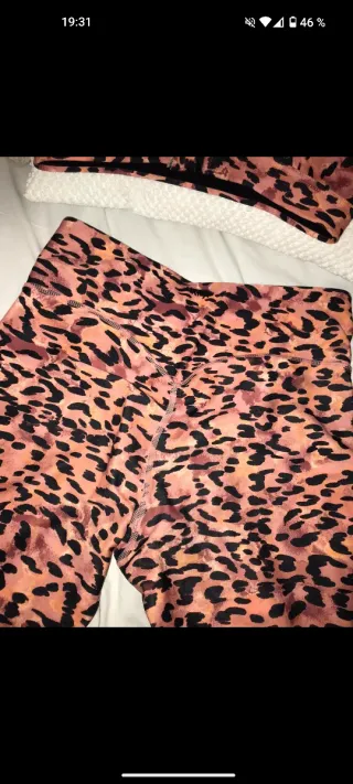 Conjunto deportivo estampado leopardo