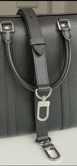 Maletín Louis Vuitton Lozan Negro