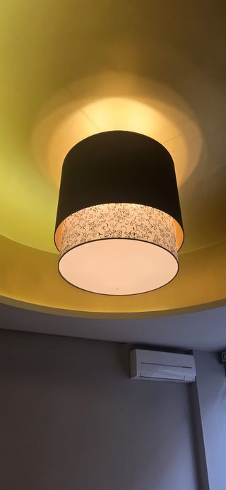 Mostrador de recepción blanco