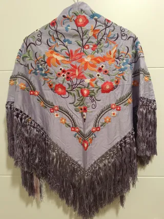 Mantoncillo bordado flores