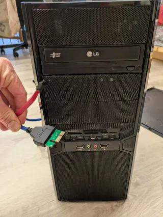 Caja PC xigmatek con extras