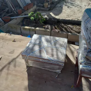 Mueble vitrina madera y cristal