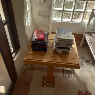 Mueble vitrina madera y cristal