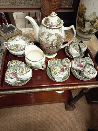 Vajilla Johnson Bros The Friendly Village