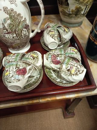 Vajilla Johnson Bros The Friendly Village