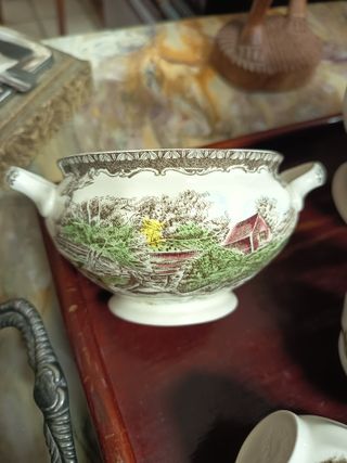 Vajilla Johnson Bros The Friendly Village