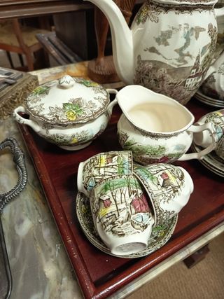 Vajilla Johnson Bros The Friendly Village