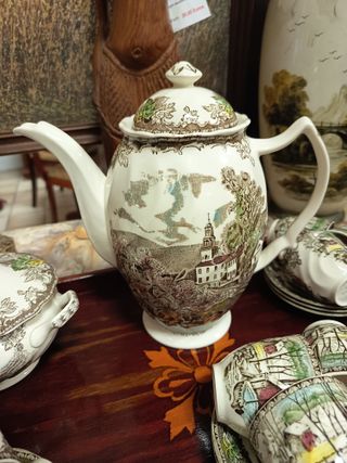 Vajilla Johnson Bros The Friendly Village