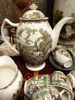 Vajilla Johnson Bros The Friendly Village