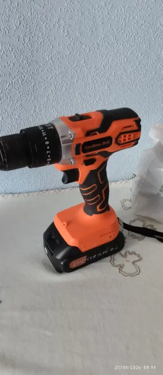Taladro percutor a batería 21V