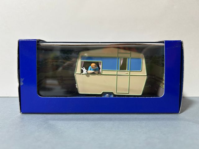 TINTIN COCHES Triumph Herald y Caravana 2004