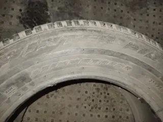 Neumáticos Pirelli 235/60/16