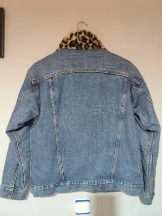 Chaqueta Levi's vaquera forro leopardo