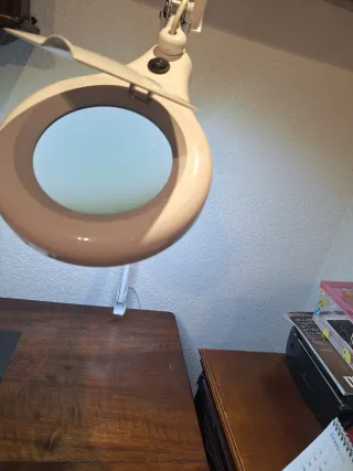 Lámpara Lupa Flexo LED Blanca y Turquesa