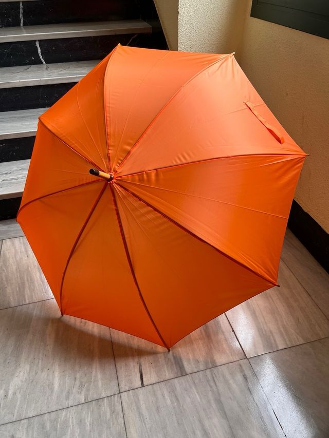 Paraguas clásico naranja grande