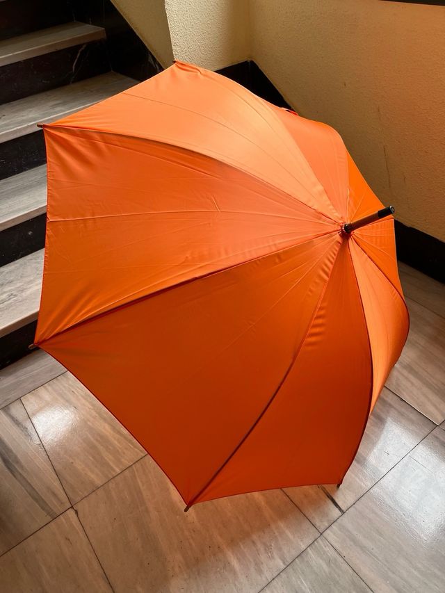 Paraguas clásico naranja grande