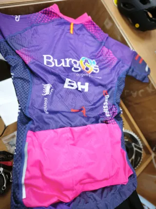 Conjunto Ciclismo Burgos BH