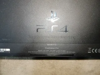 PS4 (PlayStation 4) Negra + 2 Mandos