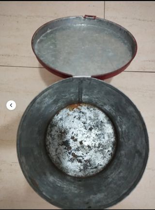 2 latas antiguas por 15 euros